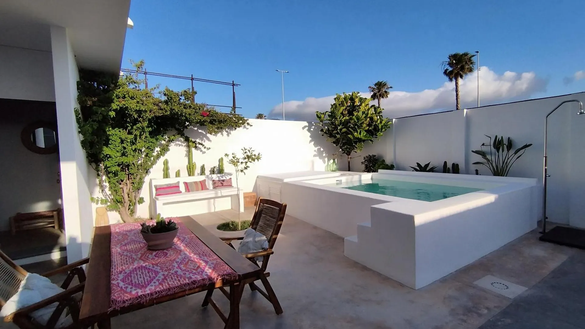 La Alberca Boutique Apartment La Linea de la Concepcion