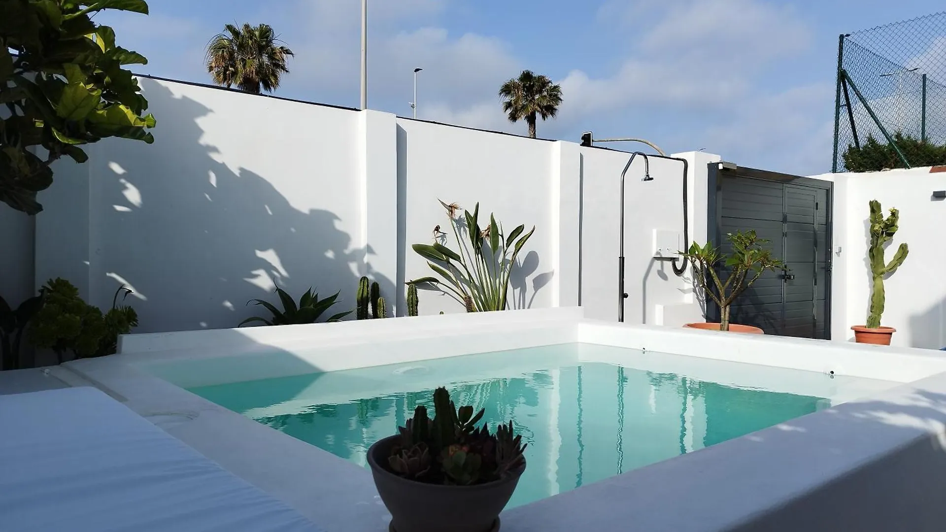 La Alberca Boutique Apartment La Linea de la Concepcion 0*,  Spain
